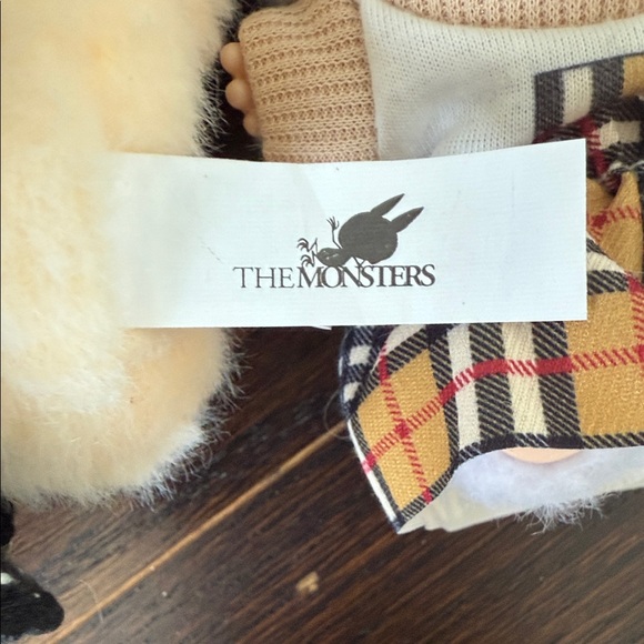 Labubu authentic pop mart - Picture 3 of 4